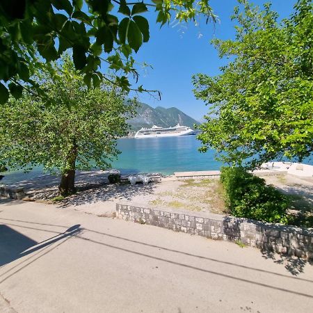 Apartment Jovan2,On The Beach With Free Wi-Fi Κότορ Εξωτερικό φωτογραφία