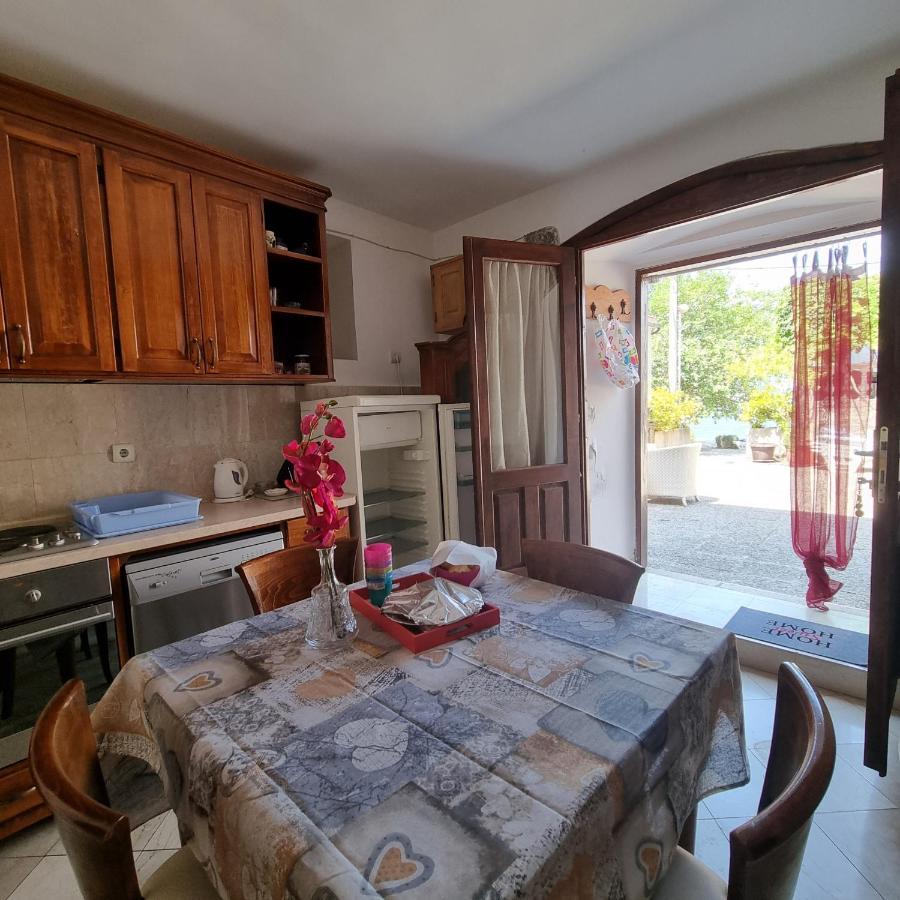 Apartment Jovan2,On The Beach With Free Wi-Fi Κότορ Εξωτερικό φωτογραφία